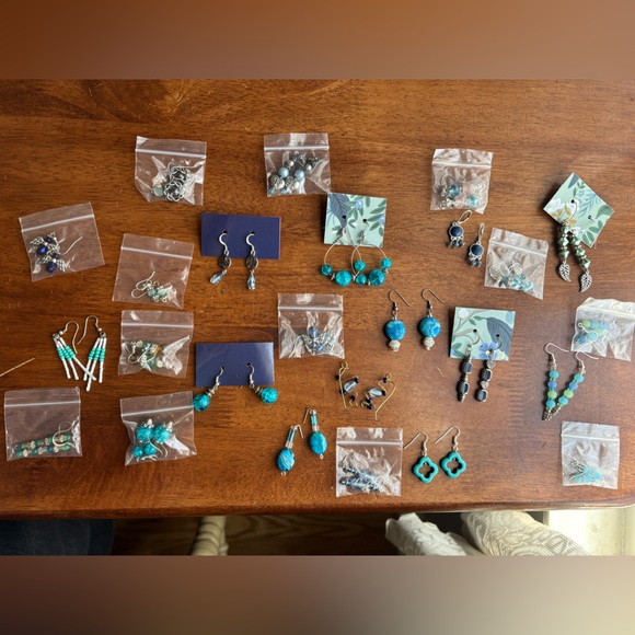 Earring bundle - Picture 2 of 10